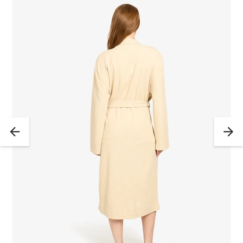 NEW☁️Line and Dot Waffle Knit Robe With Pockets and Self Tie Belt Size L/XL - Picture 6 of 8